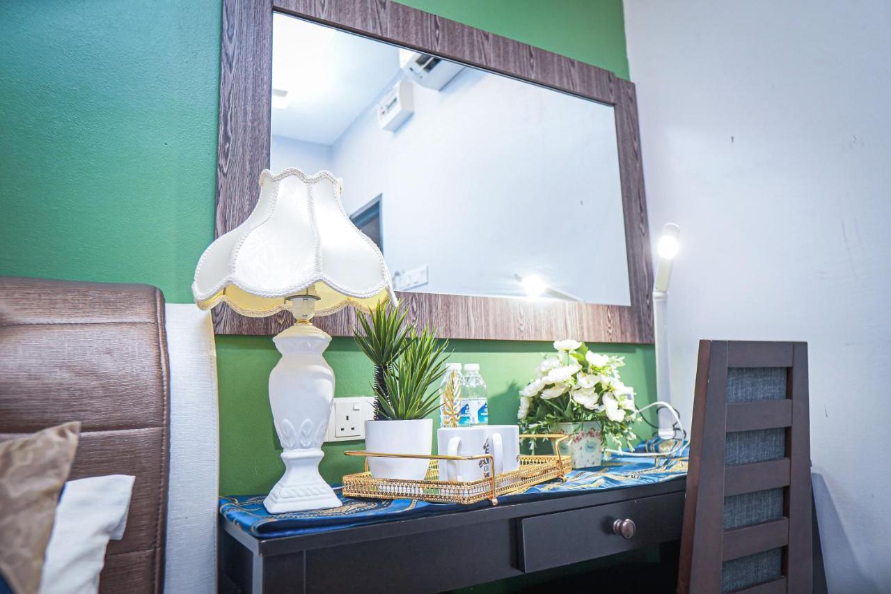 Hotel Ghazrins Desaru Pengerang Esterno foto