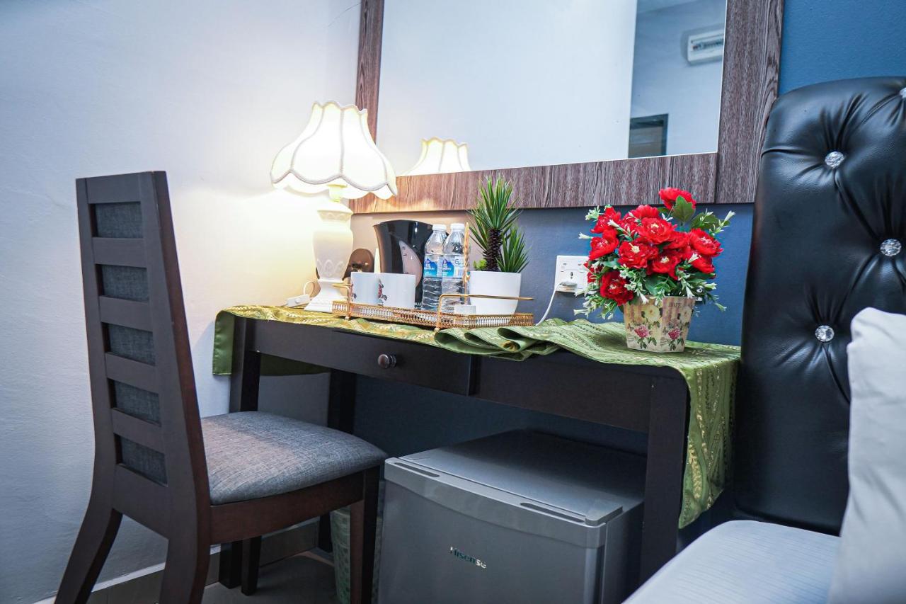 Hotel Ghazrins Desaru Pengerang Esterno foto