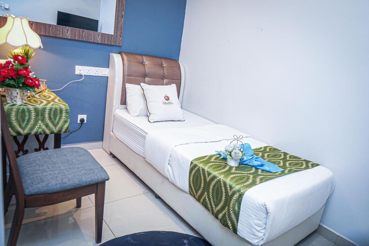 Hotel Ghazrins Desaru Pengerang Esterno foto