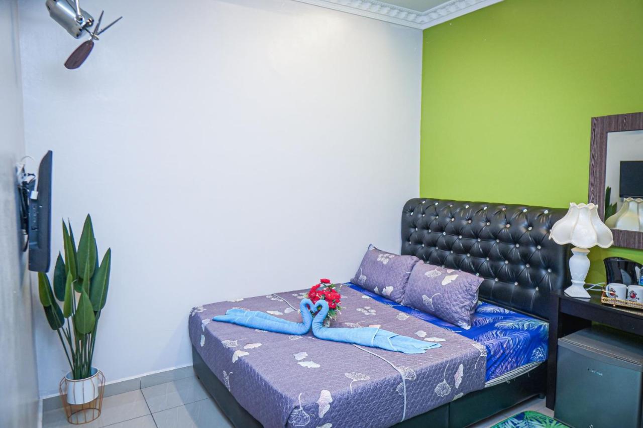 Hotel Ghazrins Desaru Pengerang Esterno foto