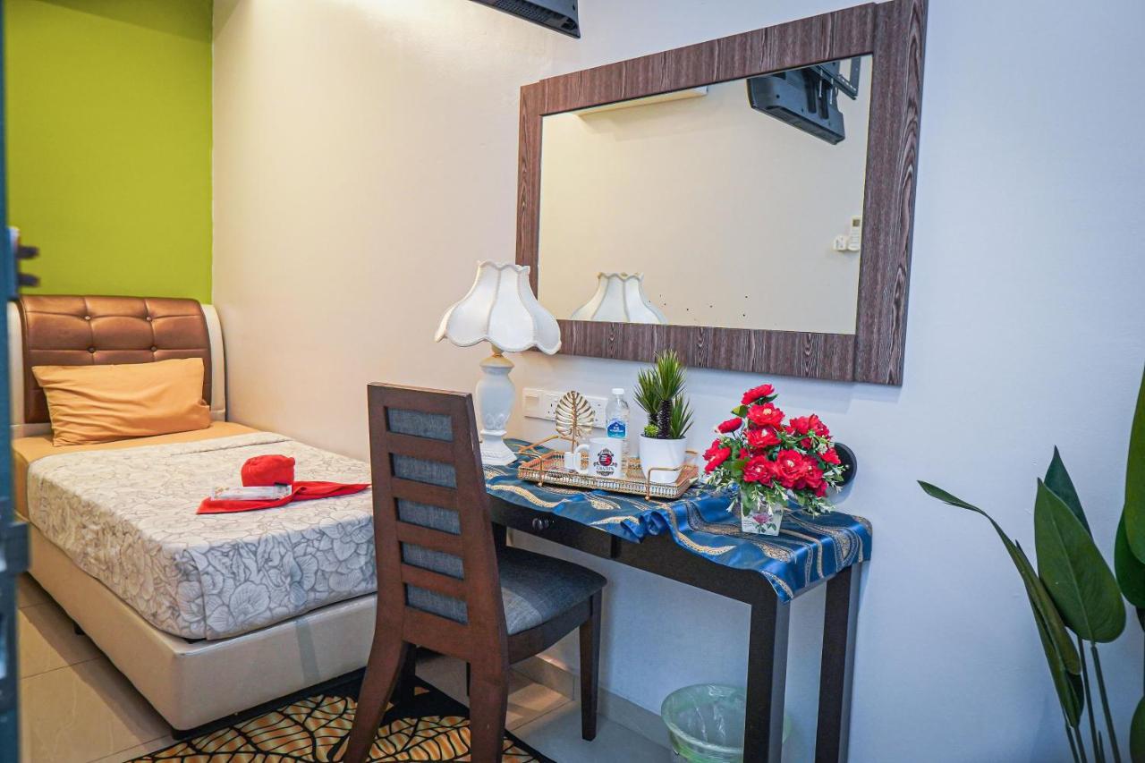 Hotel Ghazrins Desaru Pengerang Esterno foto