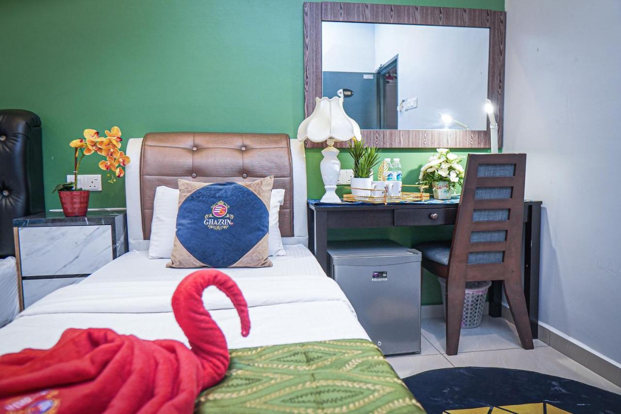 Hotel Ghazrins Desaru Pengerang Esterno foto
