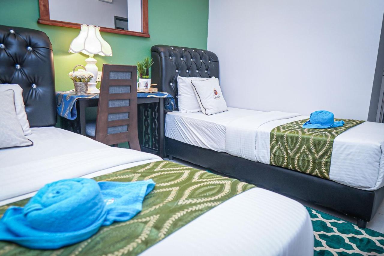 Hotel Ghazrins Desaru Pengerang Esterno foto