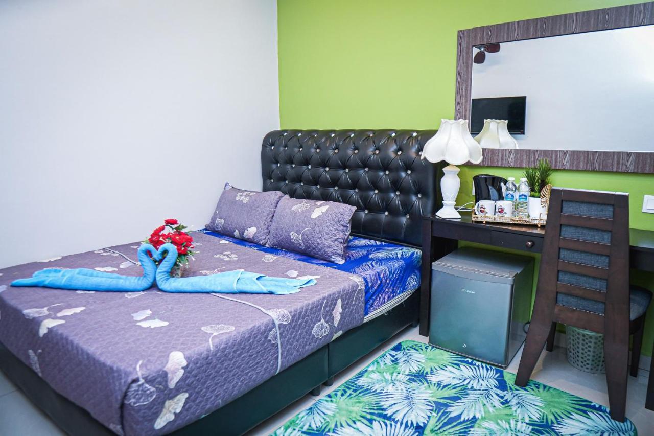 Hotel Ghazrins Desaru Pengerang Esterno foto